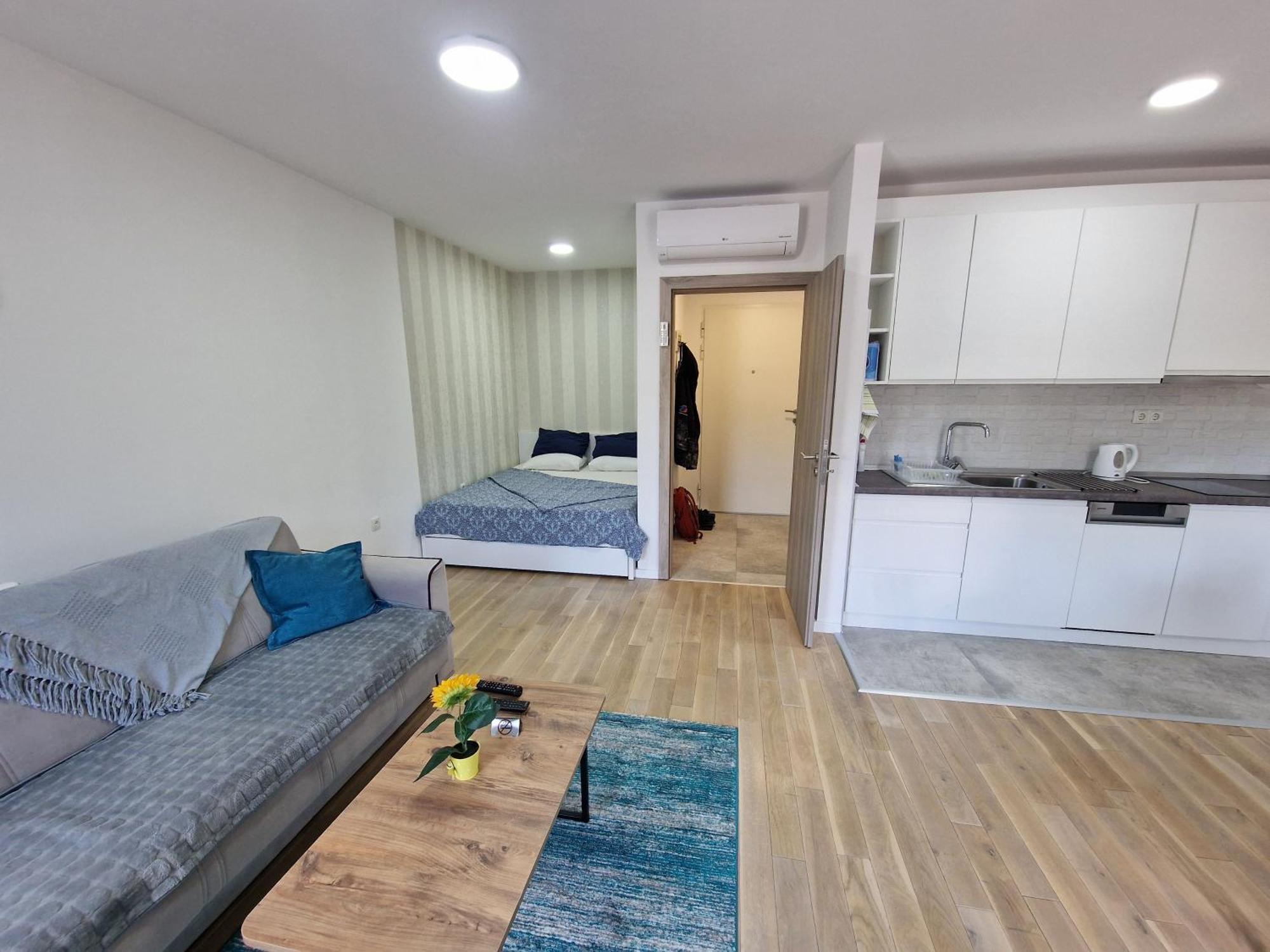 Square Studio Tuzla Bagian luar foto